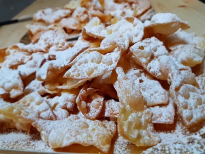 Chiacchiere di Carnevale fritte